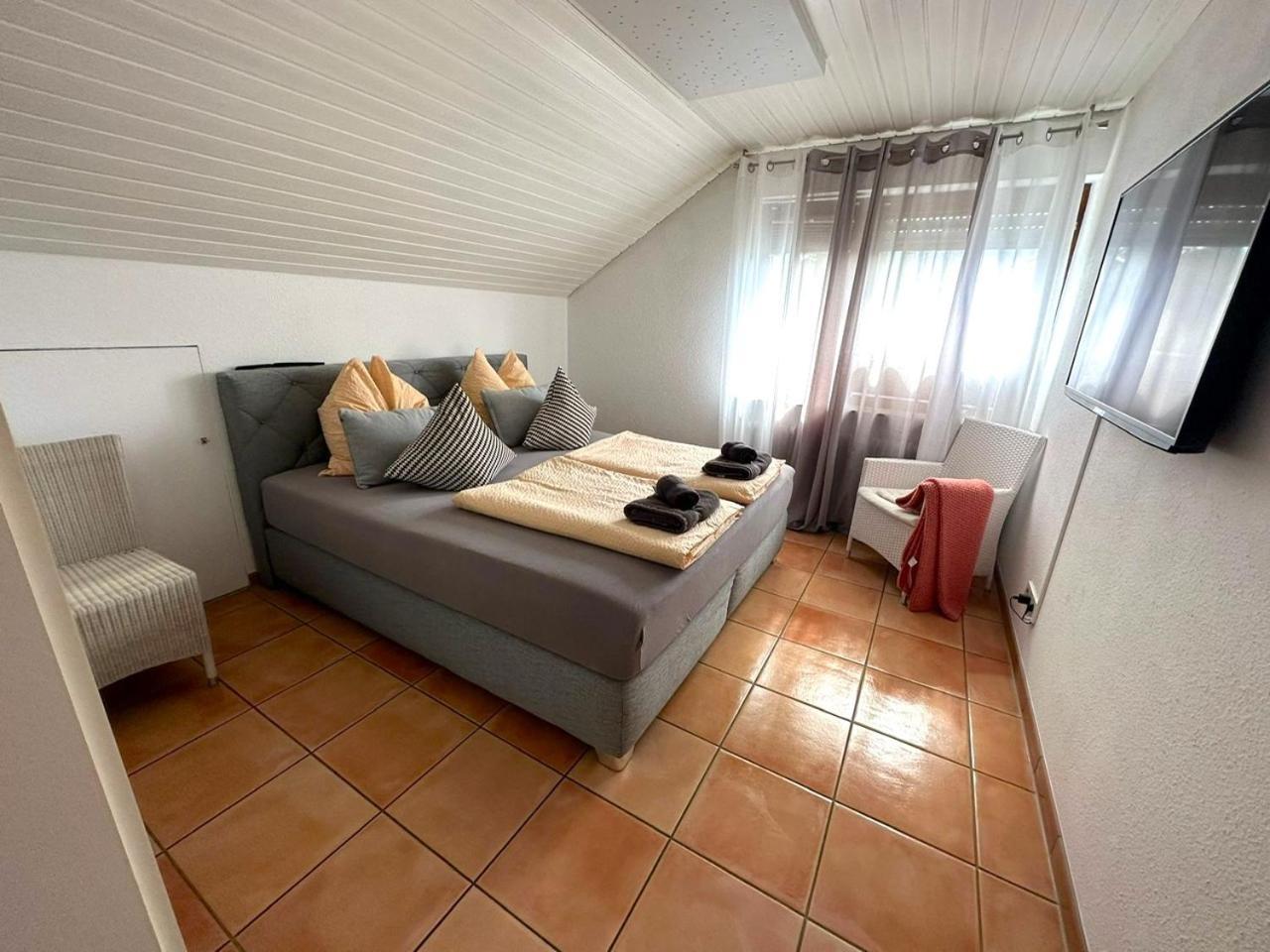Ferienwohnung Mit Seeblick Und Dachterrasse In Ueberlingen Bagian luar foto