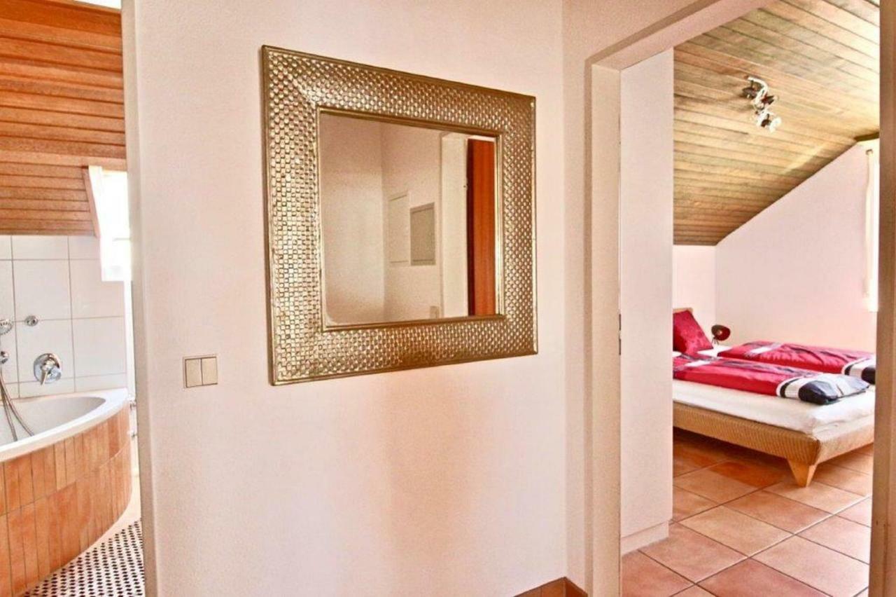 Ferienwohnung Mit Seeblick Und Dachterrasse In Ueberlingen Bagian luar foto